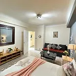 Park Lane Beautiful Family Apartment